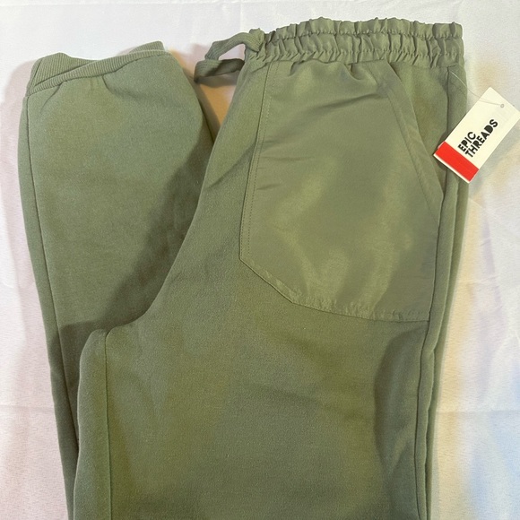 Epic Threads Other - NWT Epic‎ Threads Boys Jogger Green XL